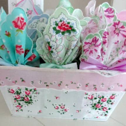 MOMENTS IN THYME - Wholesale Bar Soap - Sentiment Hankie Soaps for All Occasions3