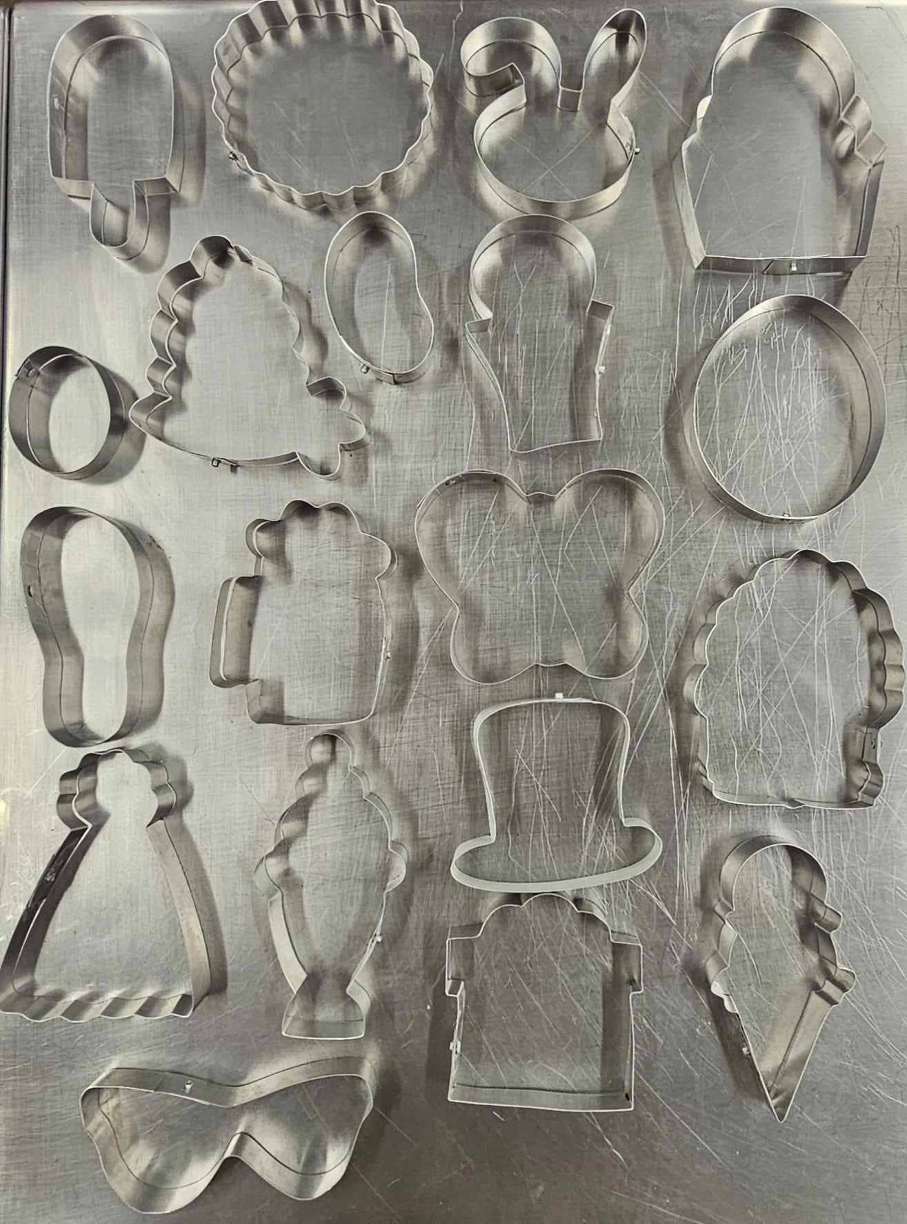 Queen Bee Cakery – wholesale Kakskärare – Skräddarsydda handgjorda kakformar i aluminium4