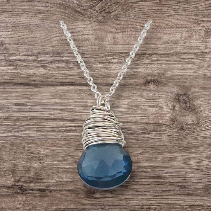 Collar de Cuarzo Azul Envolvente de Plata de Ley para venta al por mayor de Gem Lounge Jewelry