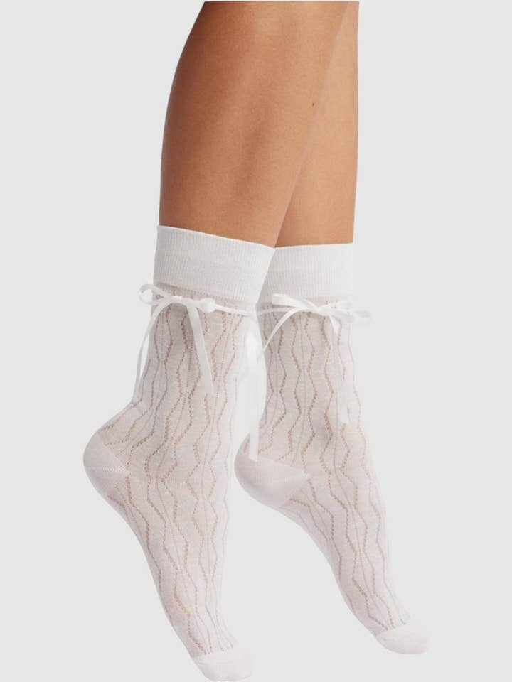 Bella Satijnen Strik Sokken voor wholesale door High Heel Jungle