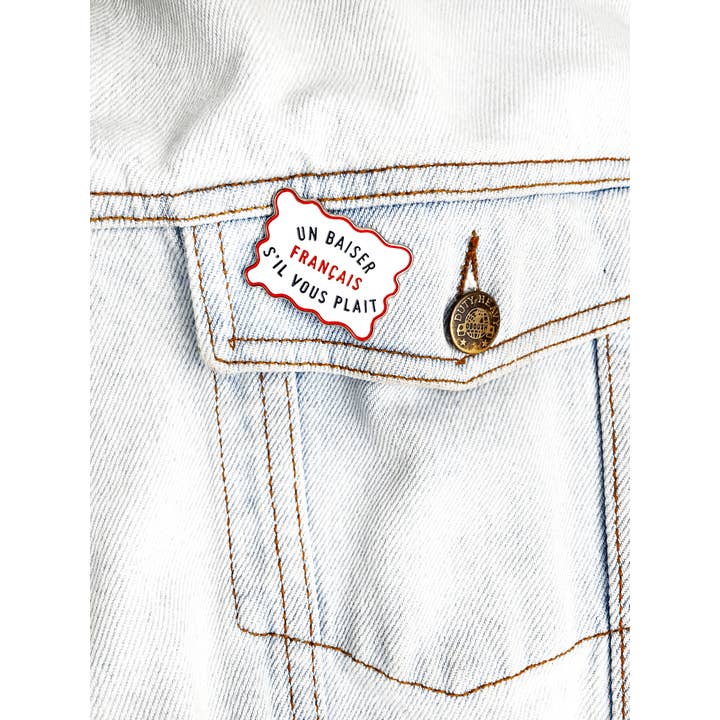 Un baiser français s'il vous plaît - Wholesale Lapel Pin/Button - Pin's France2