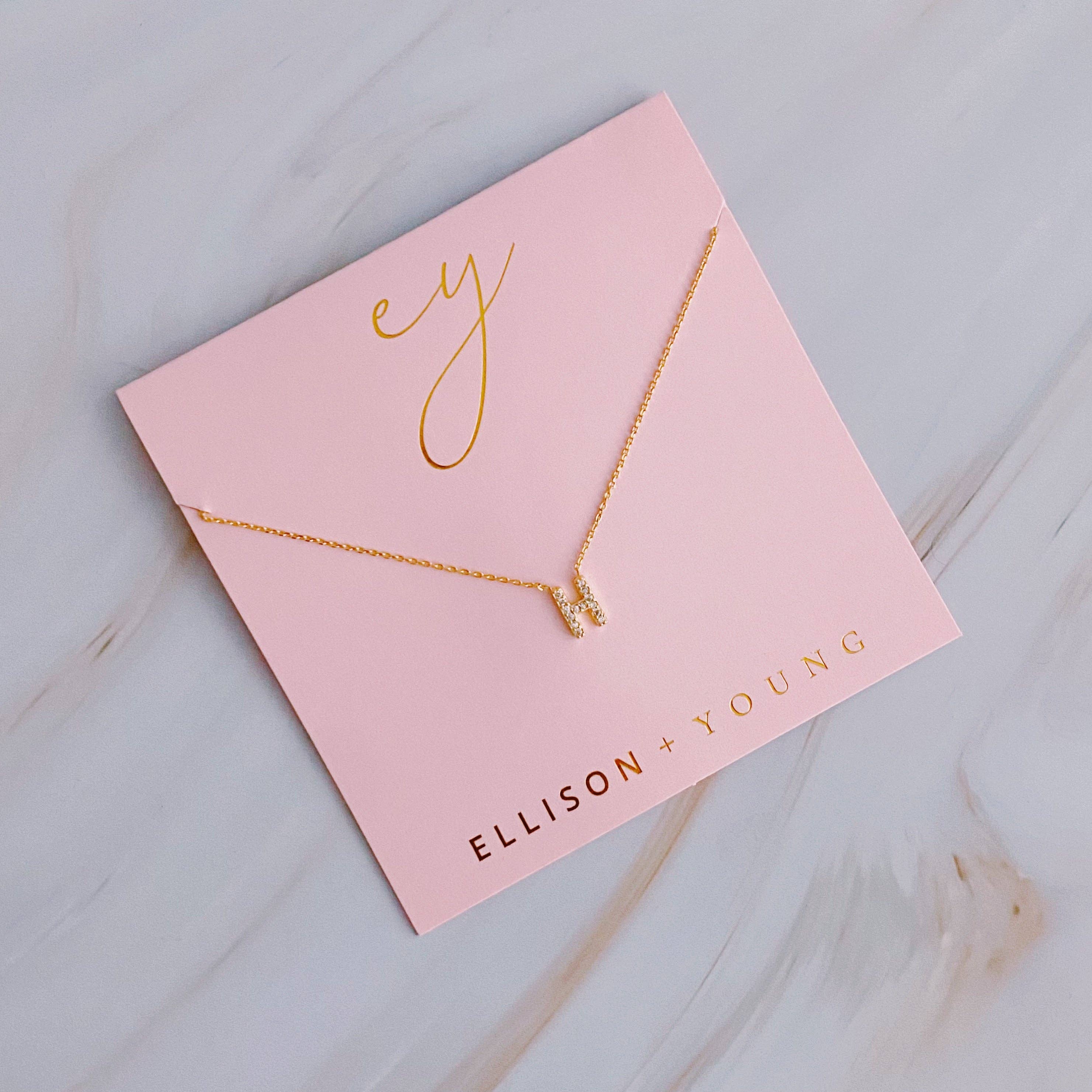 Ellison+Young - Vente Colliers à pendentif - Collier initial Understated Beauty6