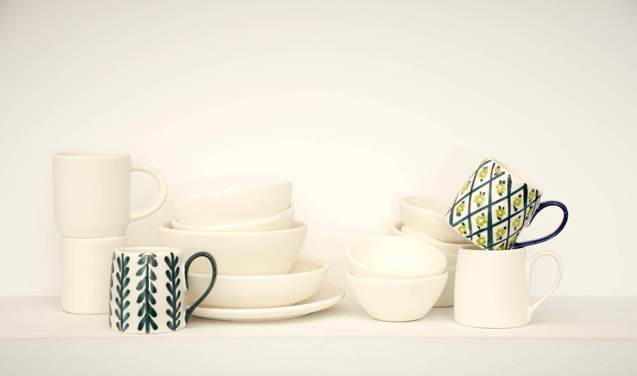 Really Nice Things - Vendita all'ingrosso Tazza - Tazza Paula in ceramica con motivo foglia2