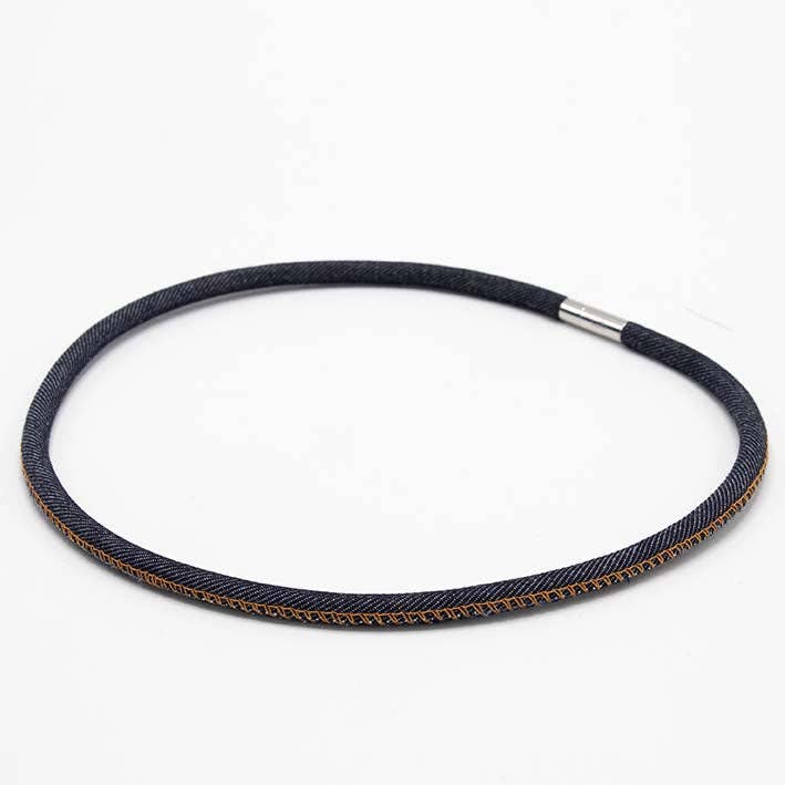 Collana in jeans, 1 lino, blu per la vendita all'ingrosso da parte di FATES, style with a story