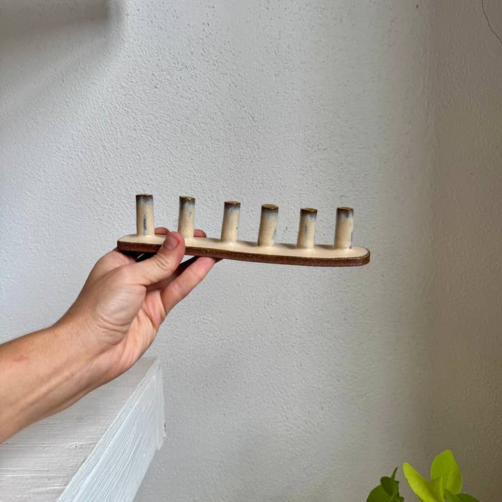 Ringholder med seks pinde - blush og guld for engroshandel hos The Object Enthusiast