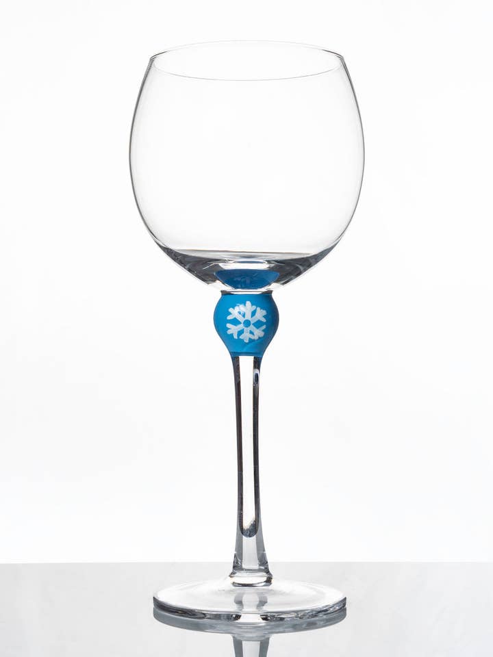 Snowflake Wine Glass (4 Pack) for wholesale by The Giving Glass