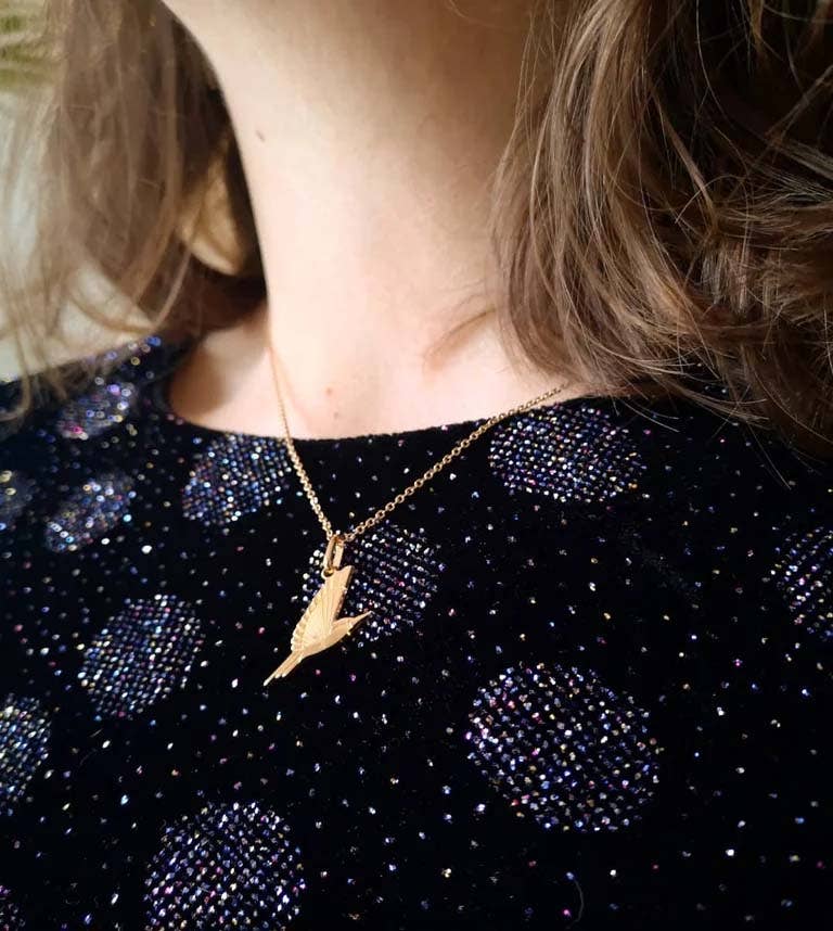 Les Nanas ont du Chic - Wholesale Pendant/Charm Necklace - Hummingbird necklace1