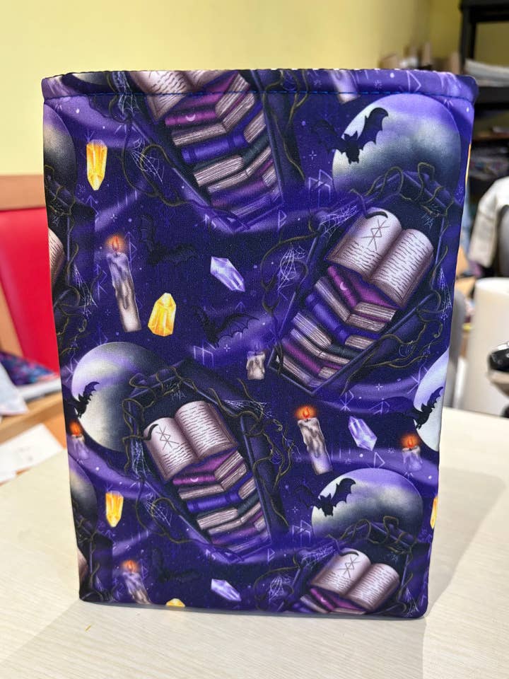 Funda para libros Lunar library bookbestie acolchada y forrada, protector de libros, cubiertas de libros, fundas de tela. para venta al por mayor de Bookbestiesuk