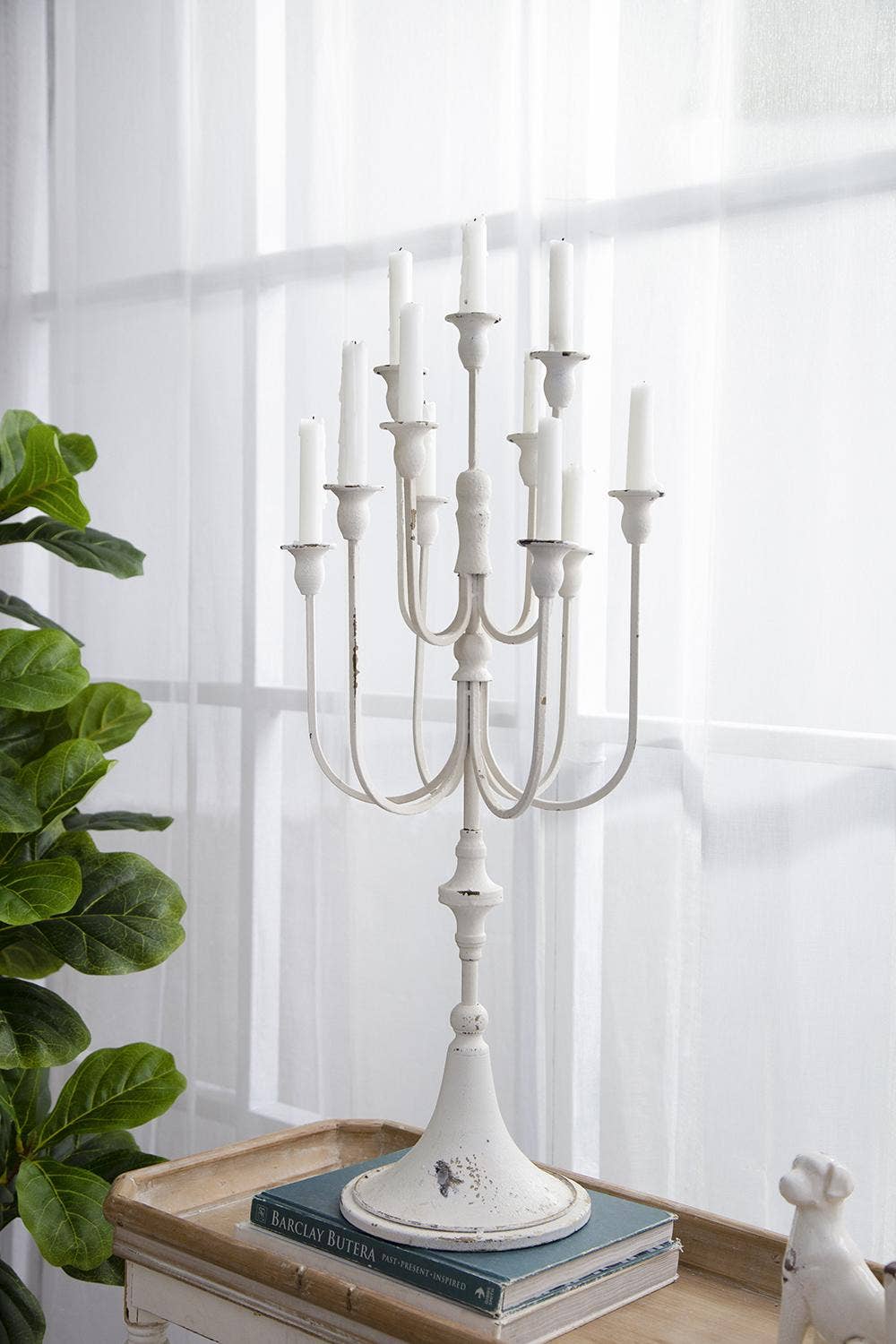 A&B Home Group Inc. – Großhandel Kerzenhalter – 13x10,5x30" Weißer Eisen 11-flammiger Kandelaber - Weiß0