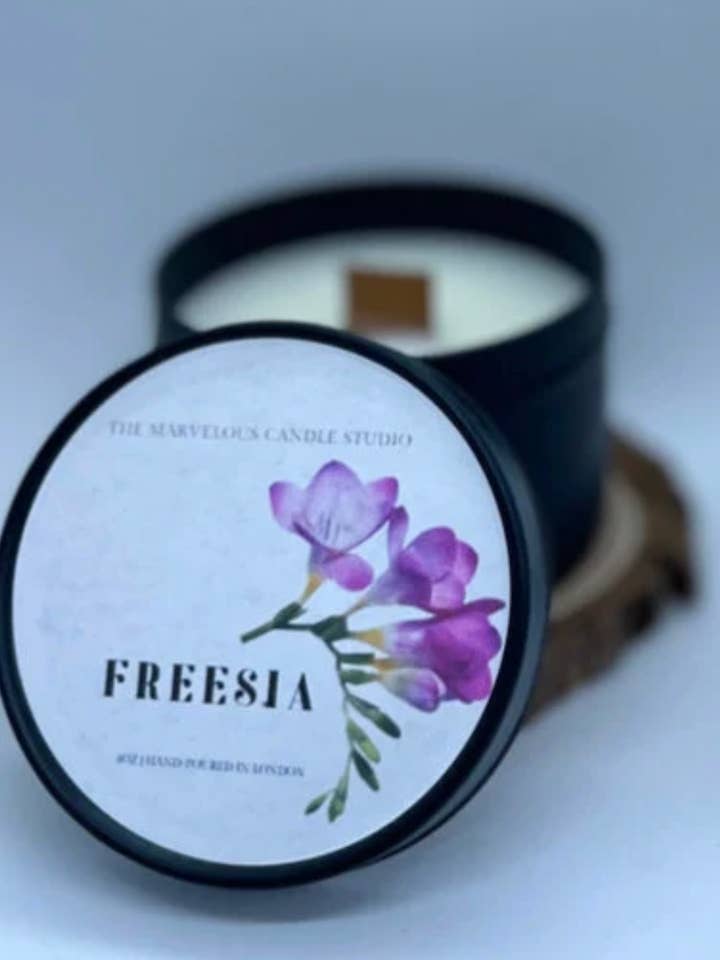 Vela Freesia por atacado de Marvelous Candle Studio