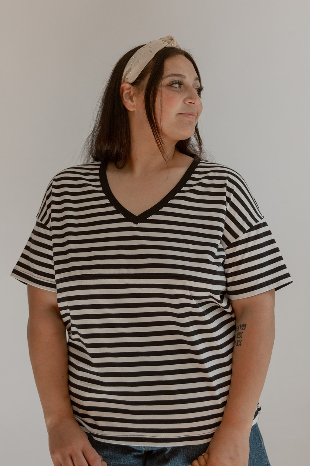 Movemama Apparel - Wholesale Nursing Top - Maternity - V-Neck Full Zip Breastfeeding Tee6