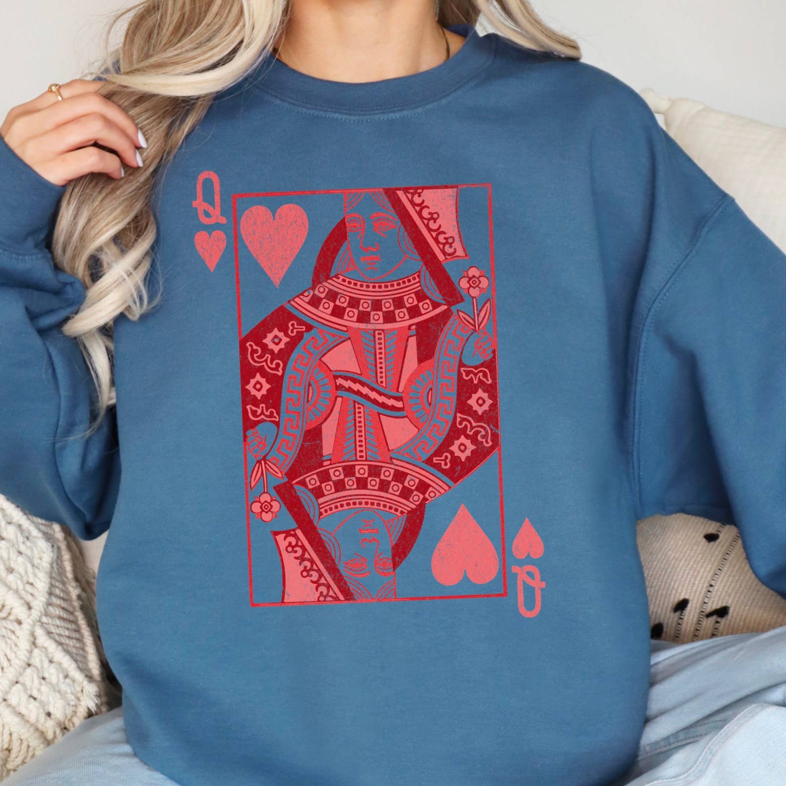 Shoppe SHC - Wholesale Graphic Sweatshirt - Women's - Queen Of Hearts Valentine Graphic Crewneck Sweatshirt4