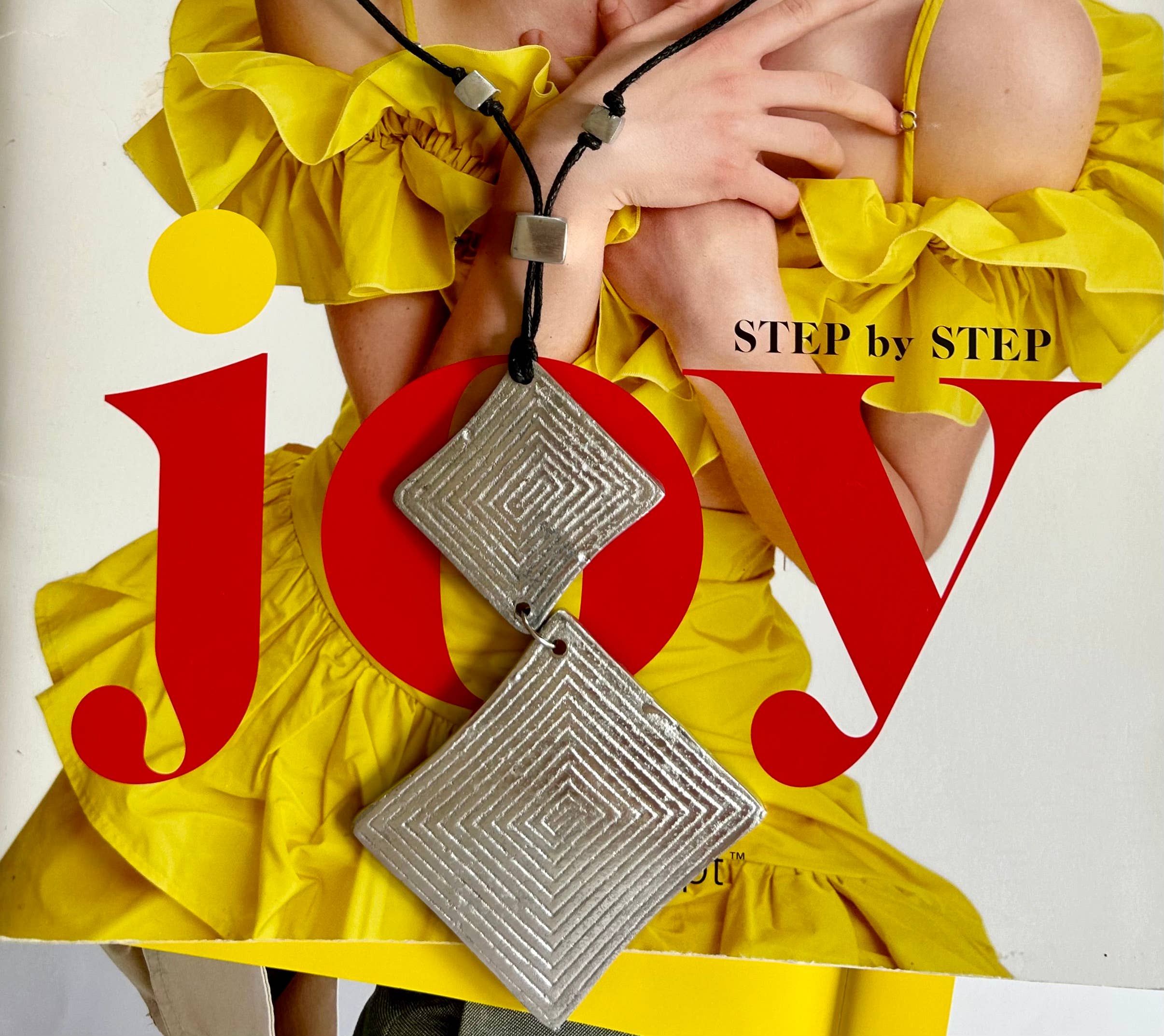 BABY JOYS - Vendita all'ingrosso Collana con ciondolo/pendaglio - Ciondolo Boho in alluminio 100% riciclato, design italiano1