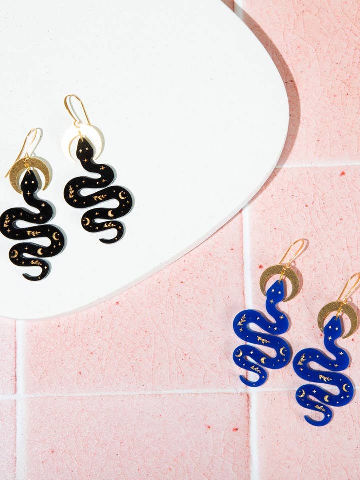Boucles d'oreilles Jungle Cobra Snake pour la vente par Luna B Jewelry