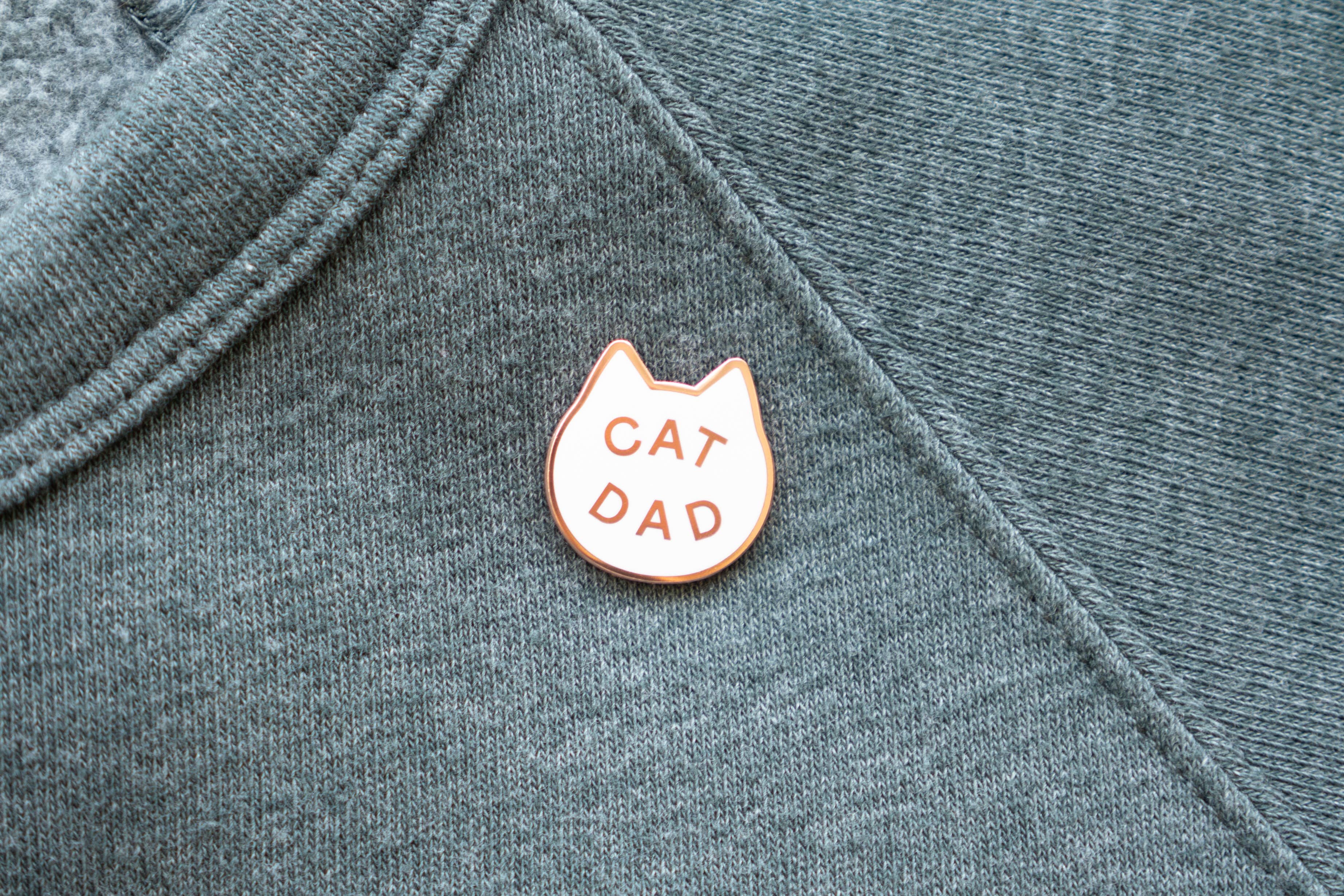 Everyday Olive - Wholesale Lapel Pin/Button - Cat Dad Pin2