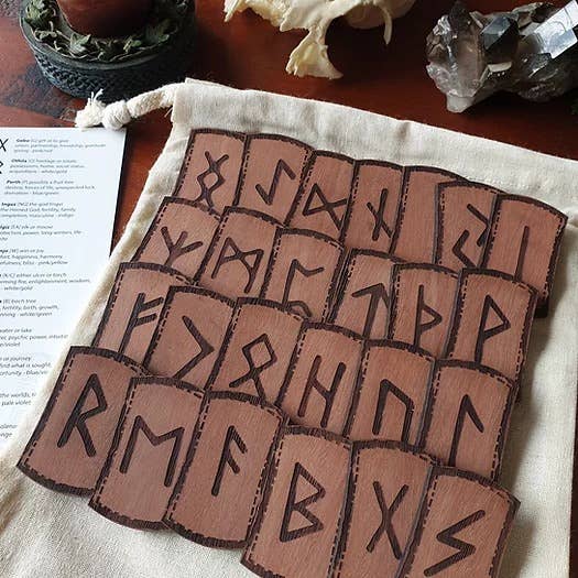 Yiska Designs - Vente Accessoire de méditation - Tuiles de jeu de runes Futhark1