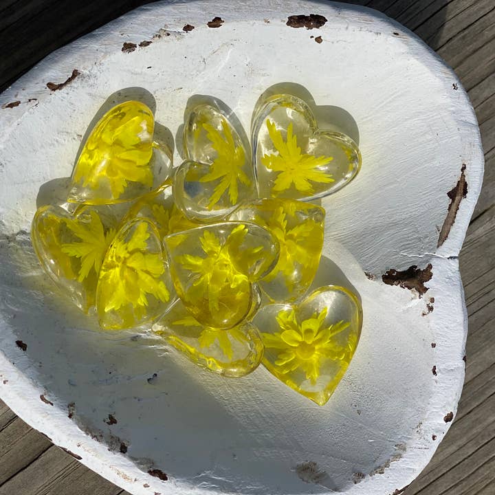 SHOPGIVECOURAGE - Wholesale Decorative Tabletop Object - Floral Glass Pocket Hearts w/Heart Bowl Display - Small (50)
