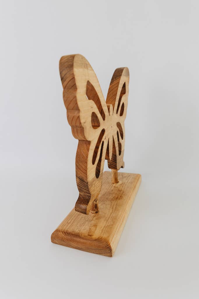 Crowned Free – wholesale Dekorativt bordsobjekt – New Day Wood Decor - Tillverkad av Survivors2