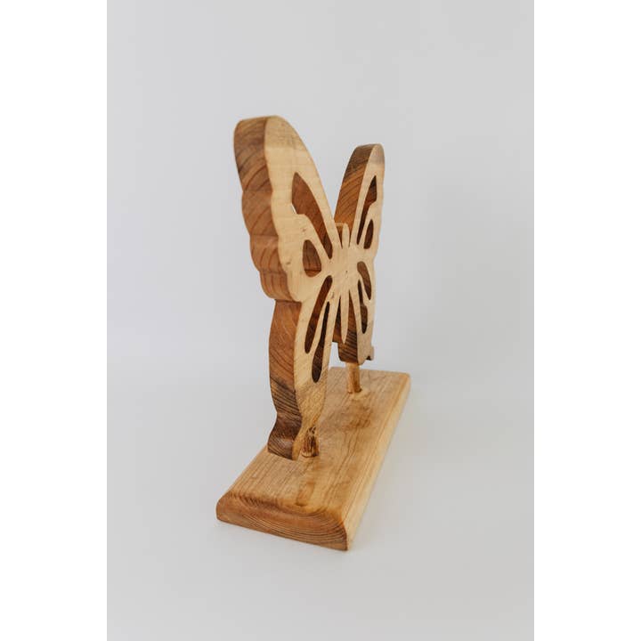 Crowned Free - Wholesale Decorative tabletop object - New Day Wood Decor - Made by Survivors2