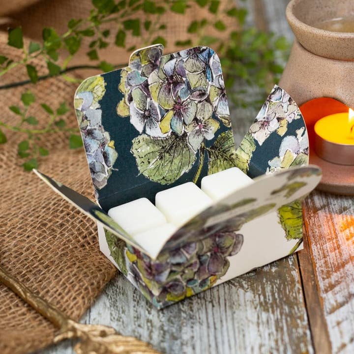 Earl Grey & Sweet Hydrangea Soy Wax Melt for wholesale by Toasted Crumpet