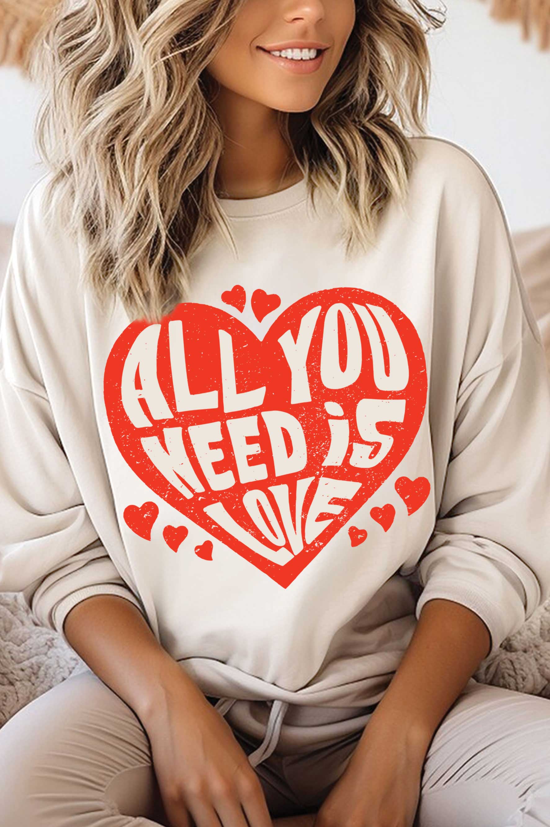 Rustee Clothing - Wholesale Grafisch sweatshirt - Dames - ALLES WAT JE NODIG HEBT ZIJN GEBORSTELDE SWEATSHIRTS MET GRAFISCHE AFBEELDINGEN VAN LOVE HEART3