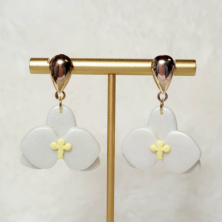 Pearl orchid dangles for wholesale by Spiegel Clay