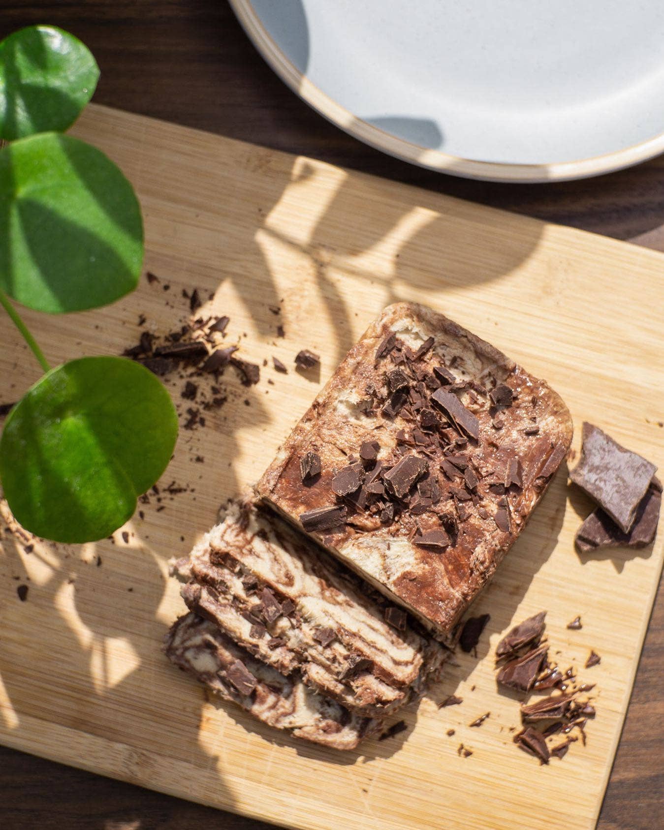 Hebel & Co - Wholesale Chocolate Bar - Organic Halva - Chocolate Chunk 1