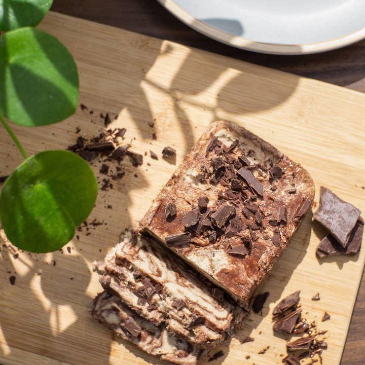 Hebel & Co - Wholesale Chocolate Bar - Organic Halva - Chocolate Chunk 1