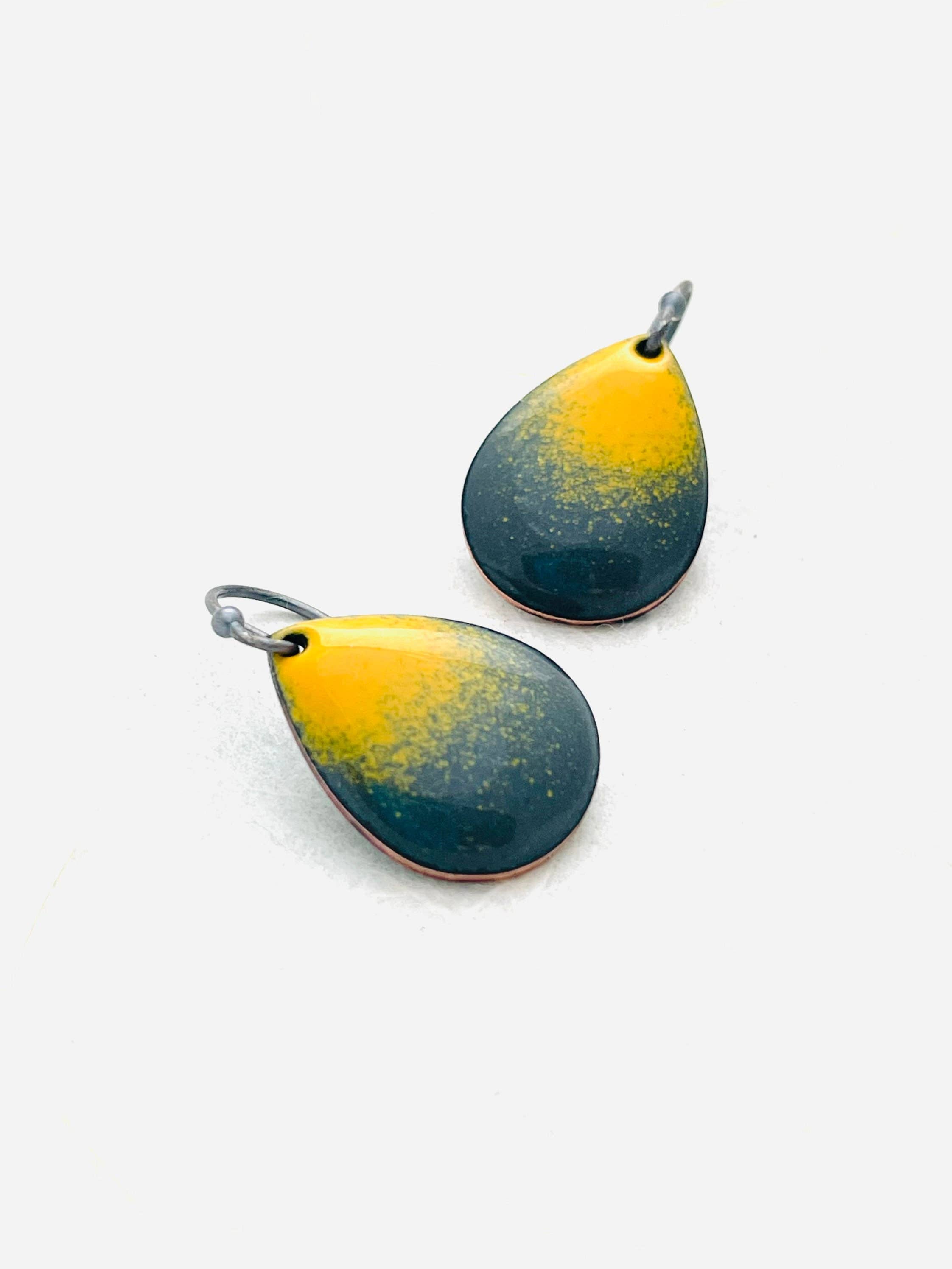Magpie Mouse Studios – wholesale Dangle earrings – Small Teardrop Earrings, Dark Gray and Yellow Enamel 4