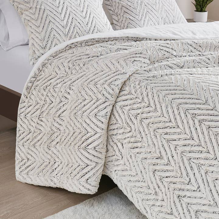 Olliix - Wholesale Bedding Set - Chevron Faux Fur Comforter/Duvet Cover Set, Grey