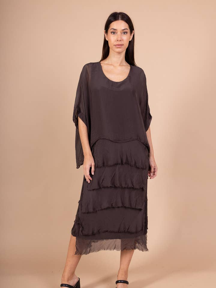 Vestido largo fluido con volantes superpuestos y mangas 3/4 30498 para venta al por mayor de Shyloh