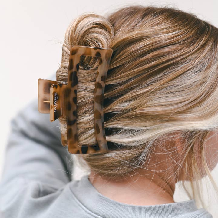 Share Studio - Wholesale Hair Clip - Women's - Tortoise Jumbo Claw Clip