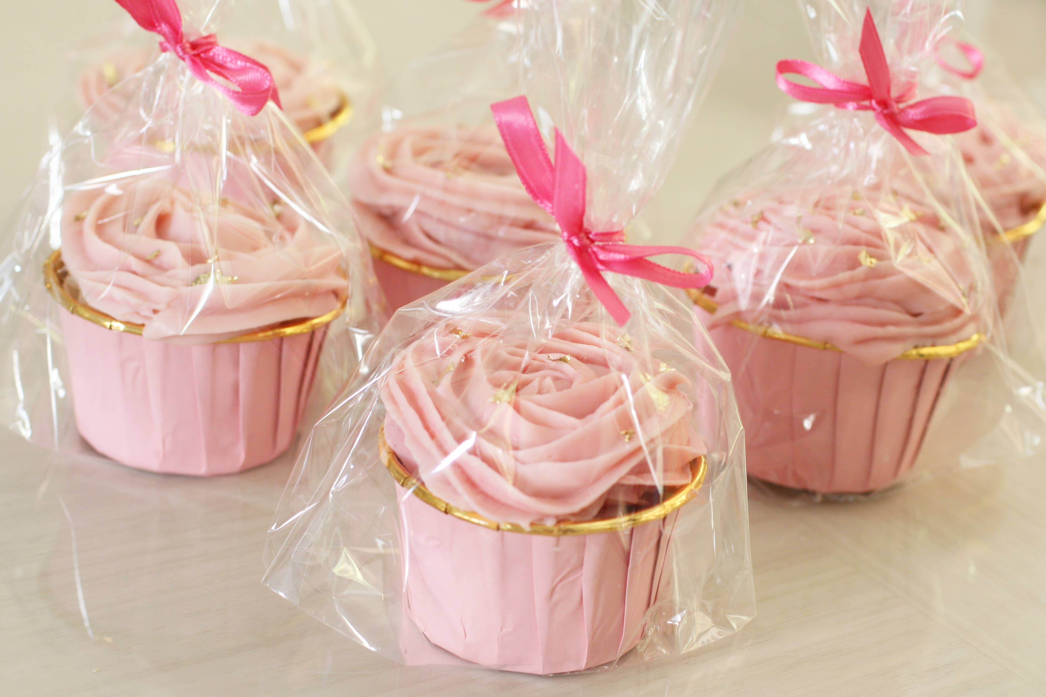 One Leaf Soap - Vente Pains de savon - Savon Rose Cupcake (Pétales de Rose)3