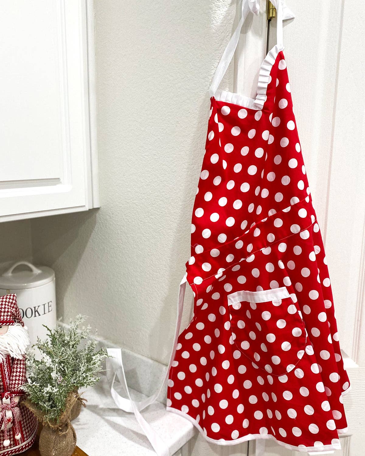 Wrapables.com - Wholesale Apron - Wrapables Adjustable Flirty Hostess Apron9