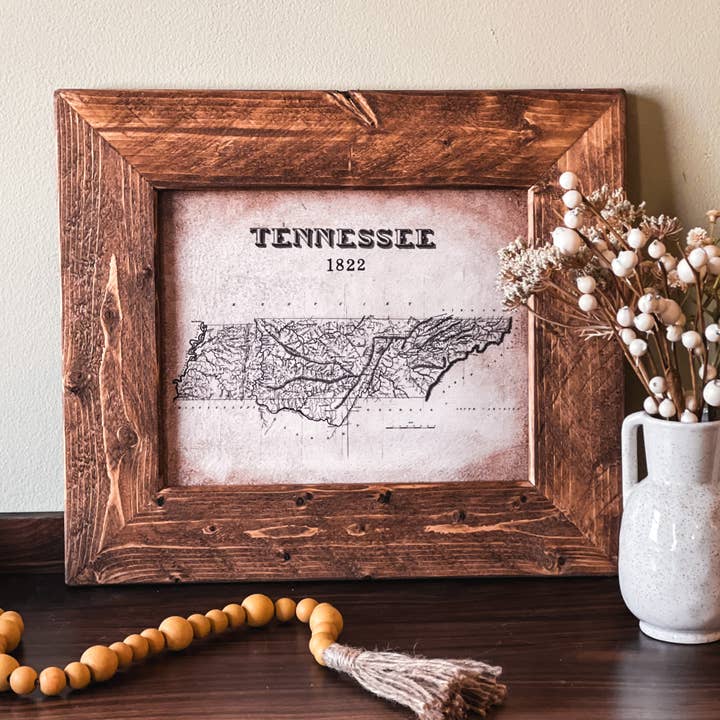 Mappa Vintage dello Stato con Cornice Personalizzata – Arte da Parete Fatta a Mano negli USA per la vendita all'ingrosso da parte di Swinford Designs
