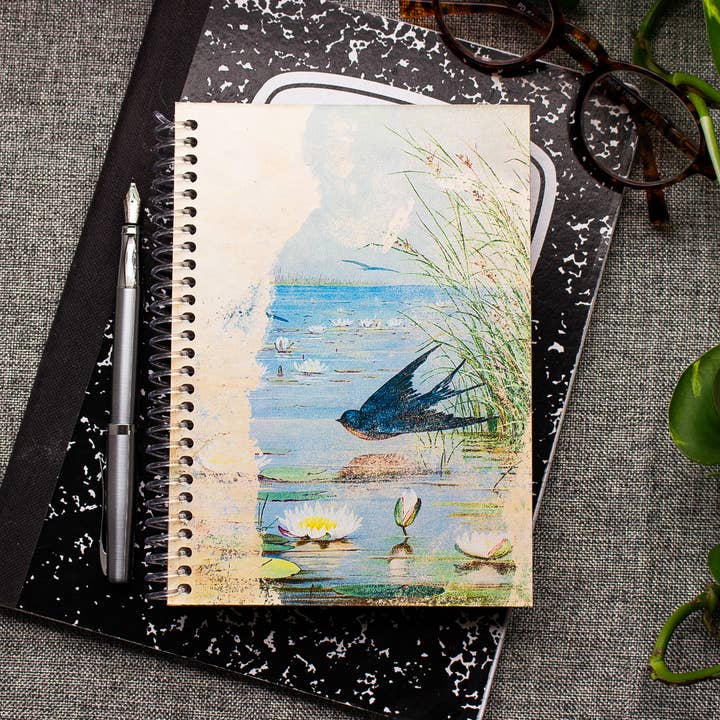 Carnet à spirale - Hirondelle rustique et libellule pour la vente par Sunshine and Ravioli