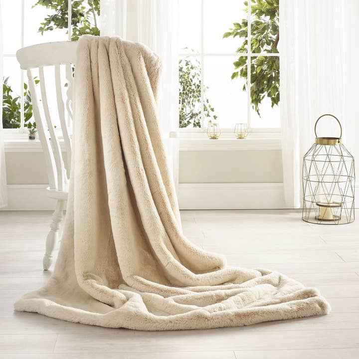 Frosted Vanilla Faux Fur Throw 180 for wholesale by Katrina Hampton