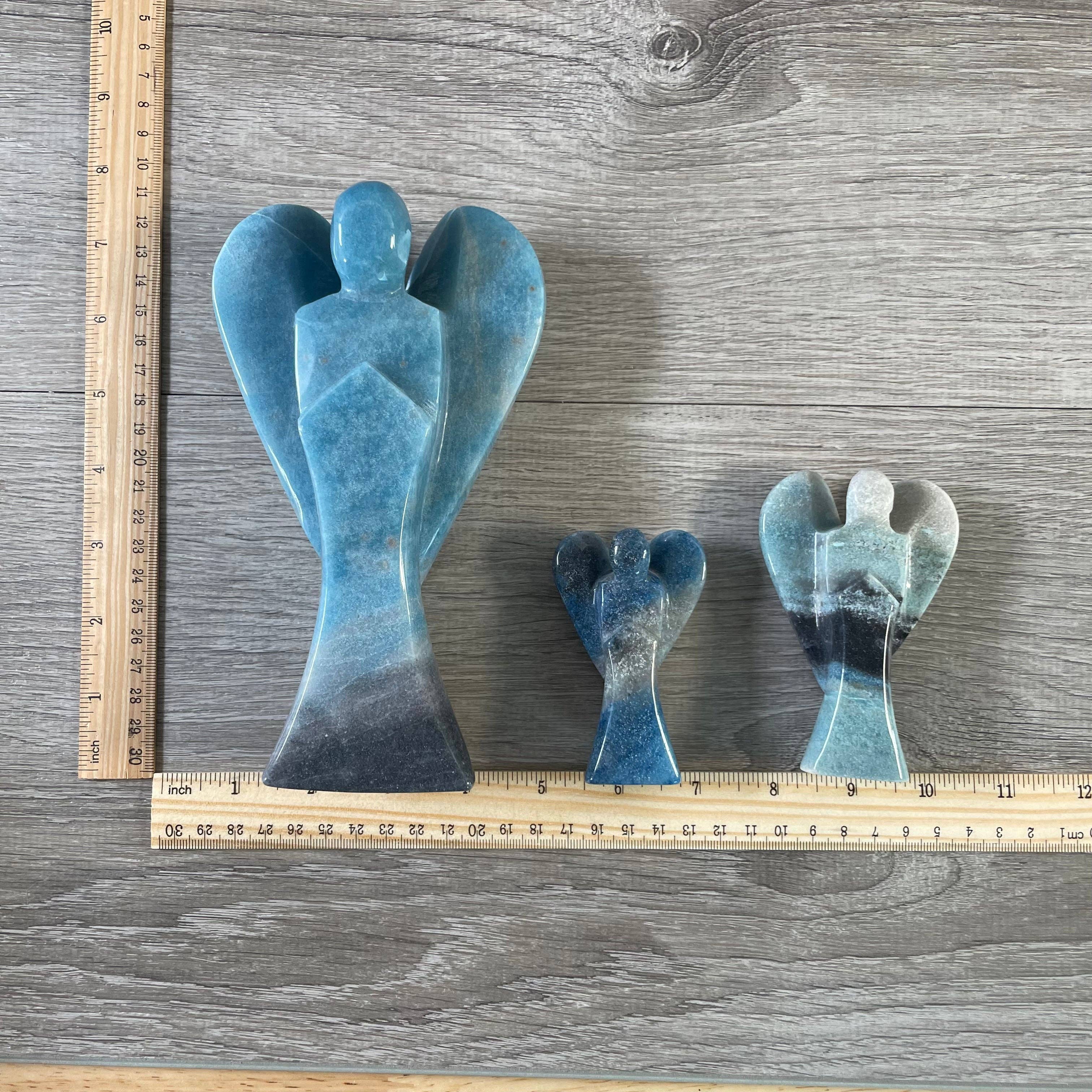 Keystone Crystals - Vente Pierre et cristal de spiritualité - Lot de 3 grandes figurines d'anges en pierres précieuses sculptées1