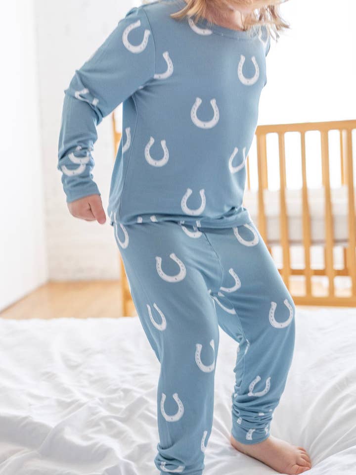Pyjama deux pièces cowboy pour la vente par Nomad Baby