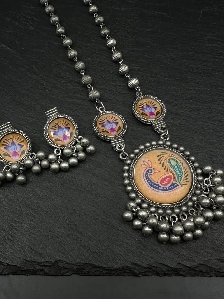 Handgedrukte zwarte Poolse handgemaakte ketting met digitale print voor wholesale door REAAAN COLLECTIONS