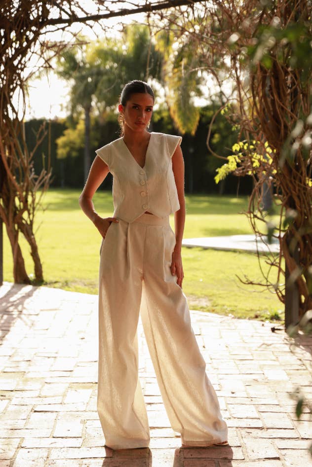 Cayro Woman – Conjunto de top e calça (roupa NÃO Casual) - Mulher por atacado – Conjunto Venur Verão 2025 - colete e calça em linho bege1