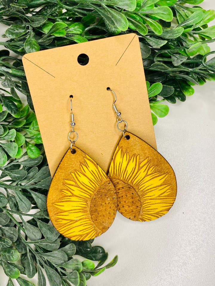 Orecchini a goccia girasole per la vendita all'ingrosso da parte di The Rustic Rose, LLC