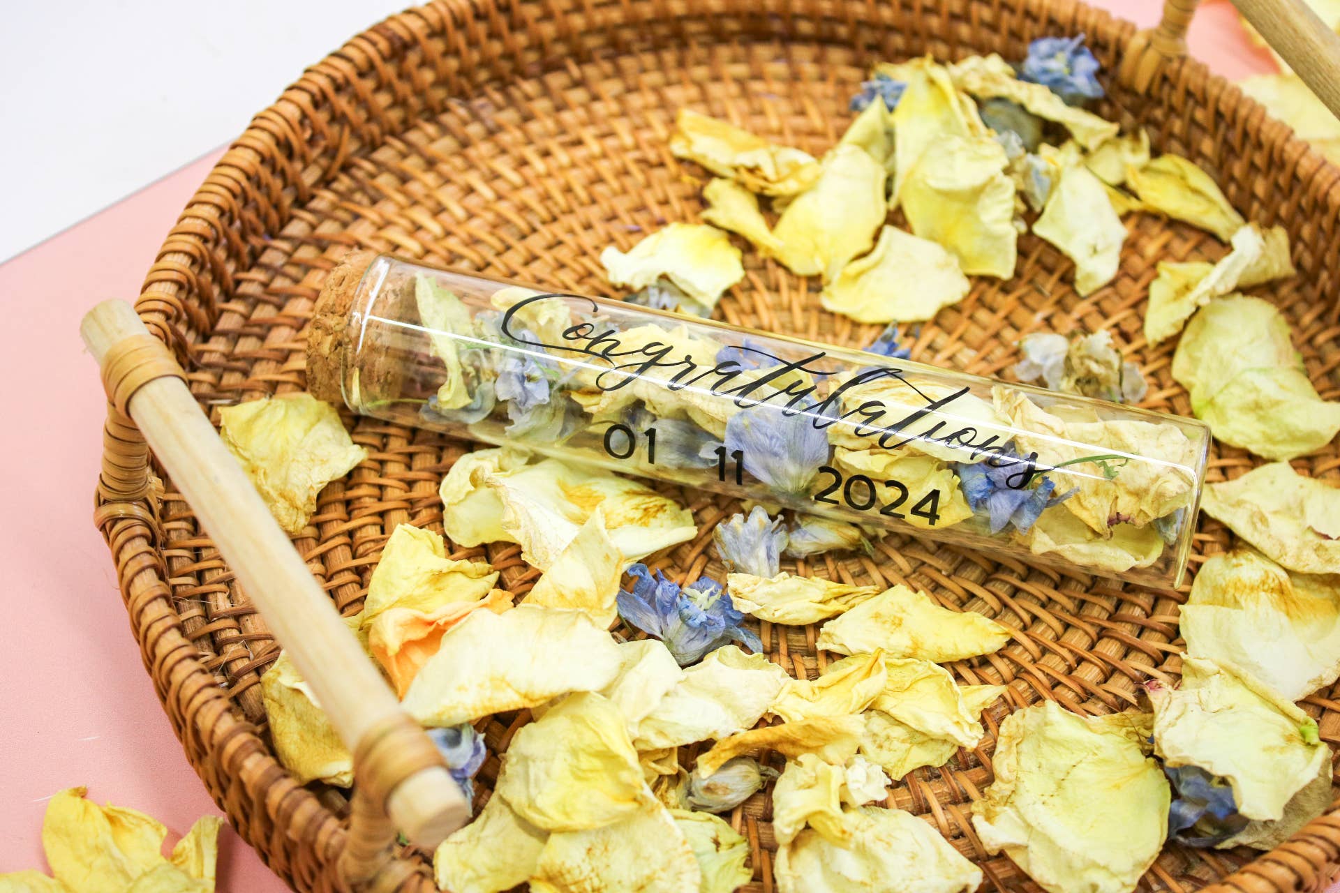 Wildestdreams.flowers - Wholesale Confetti - Biodegradable Confetti In Personalized Glass Test Tubes2