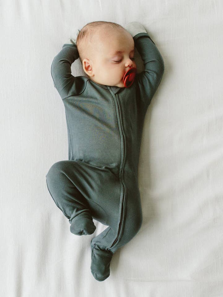 goumikids - Wholesale Sleepsuit - Baby - Grow With You Footie + Snug Fit - Midnight8