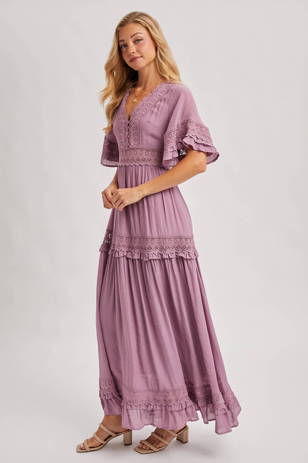 Bluivy – Großhandel Kleid – Damen – Maxikleid mit V-Ausschnitt und Spitzenbesatz21