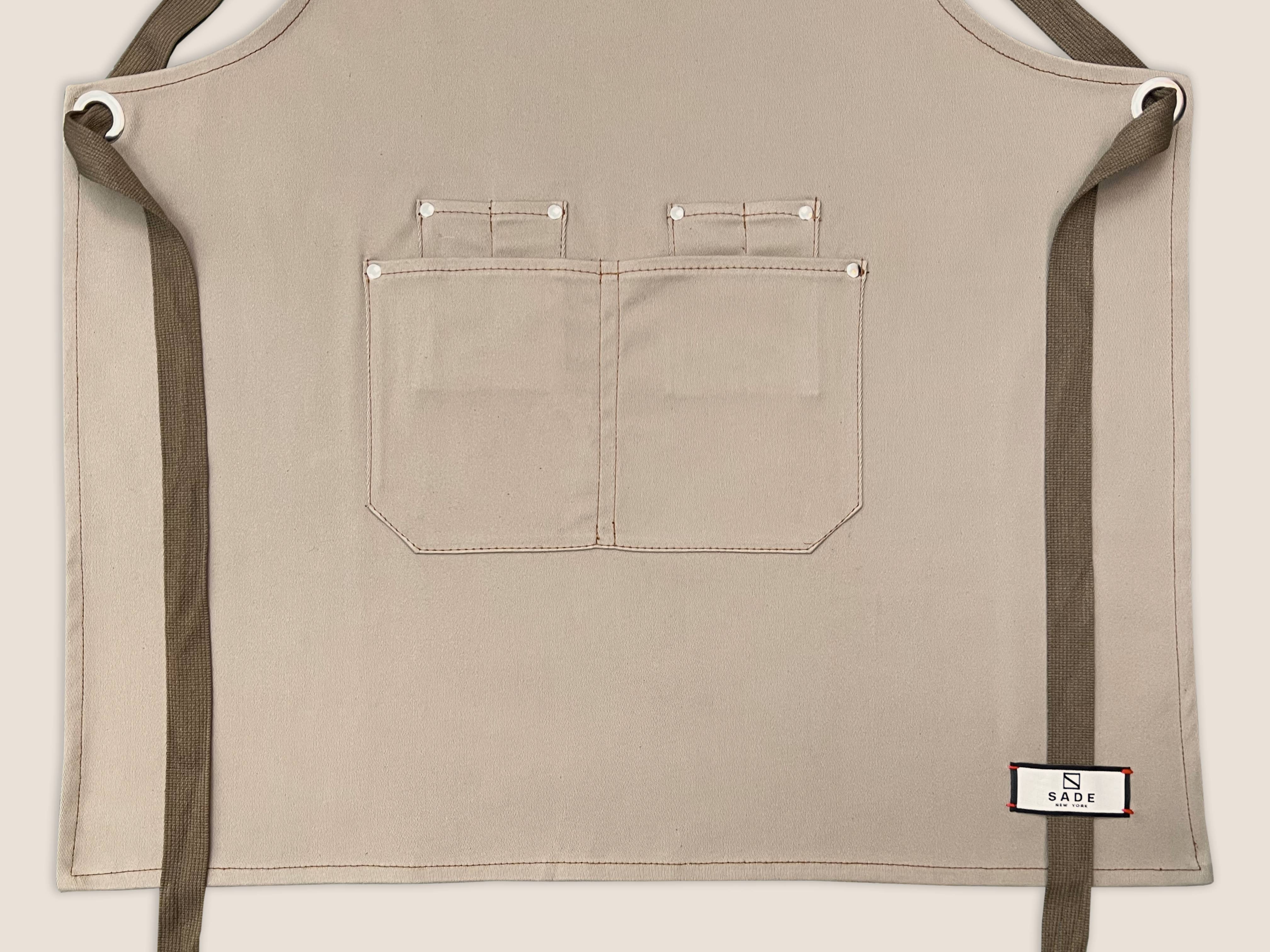 Graine de coton Tablier à bretelles croisées en toile de coton de haute qualité en vente sur Faire5