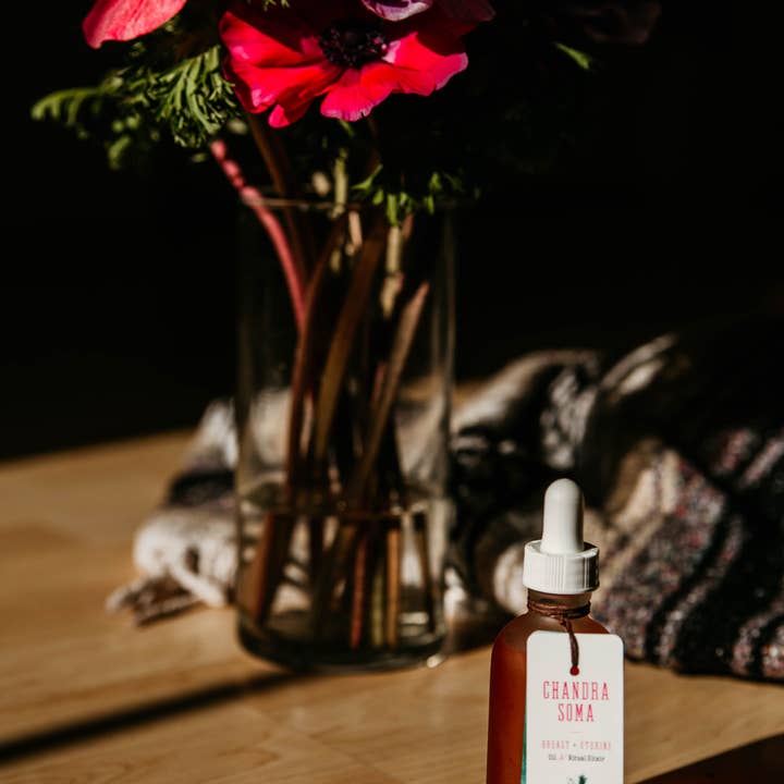 Huile pour le corps utérin Chandra Soma Breast + pour la vente par MJH Ayurvedic Botanicals