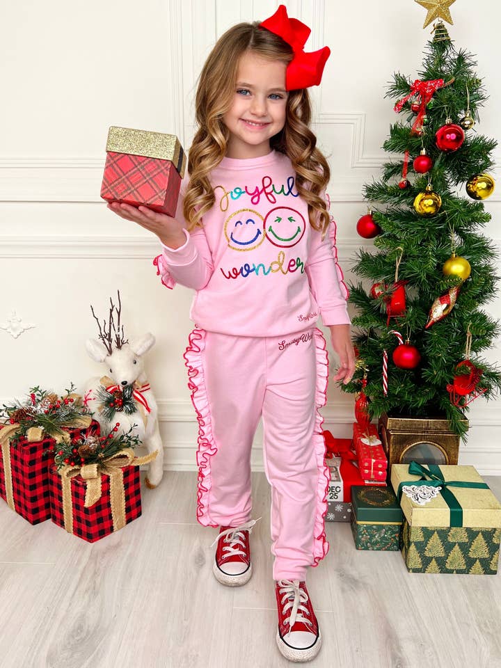 Set felpa e jogger in pile SmileyWorld Joyful Wonder per la vendita all'ingrosso da parte di Mia Belle Girls • Wholesale