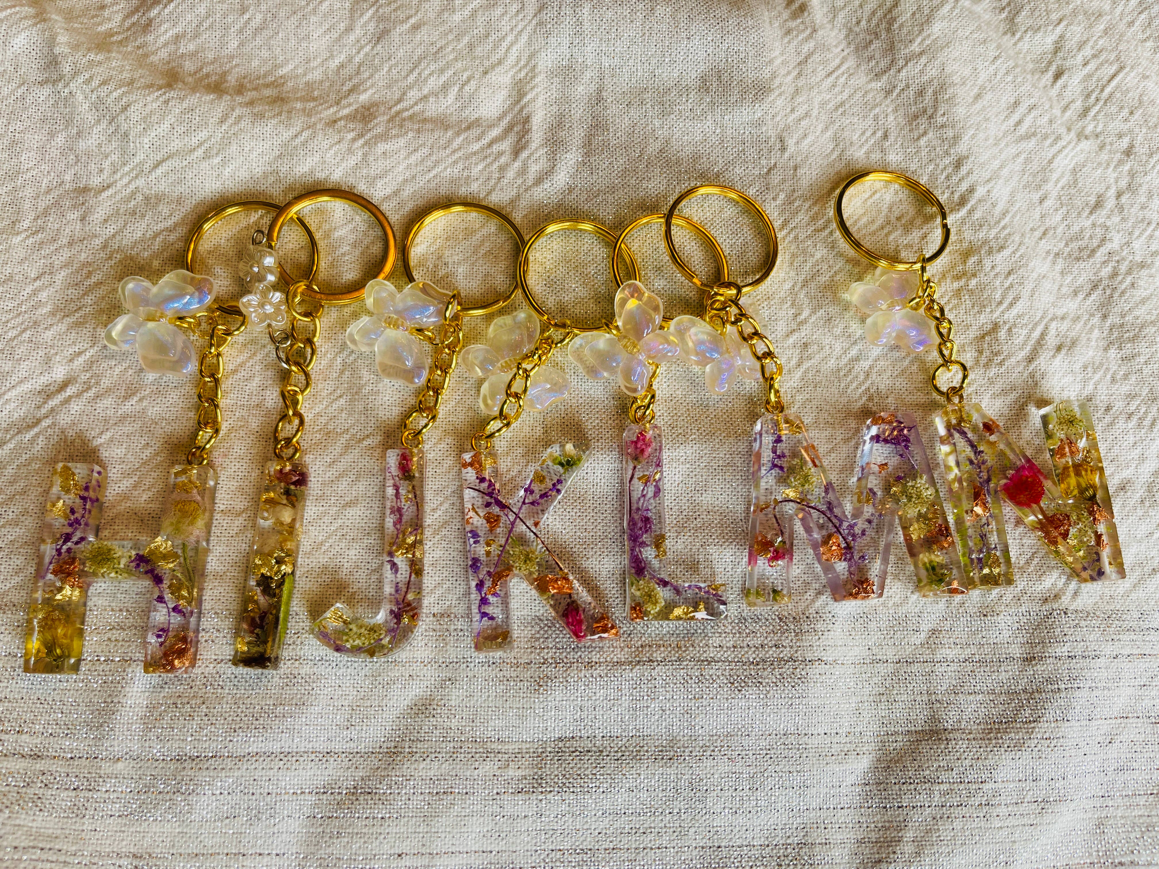 Handmade clay and resin Jewelry - Wholesale Keychain - Women's - Handmade dried floral resin monogram letter keychain2
