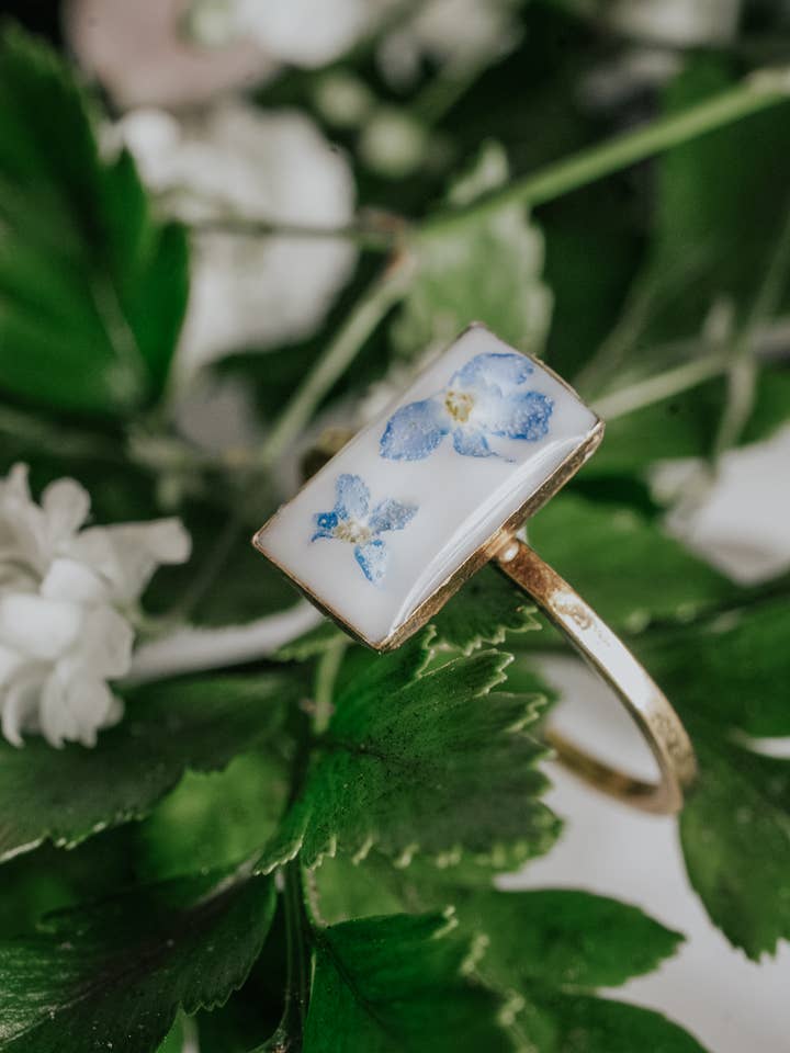 Bague Botanique Forget Me Not pour la vente par Ephemera